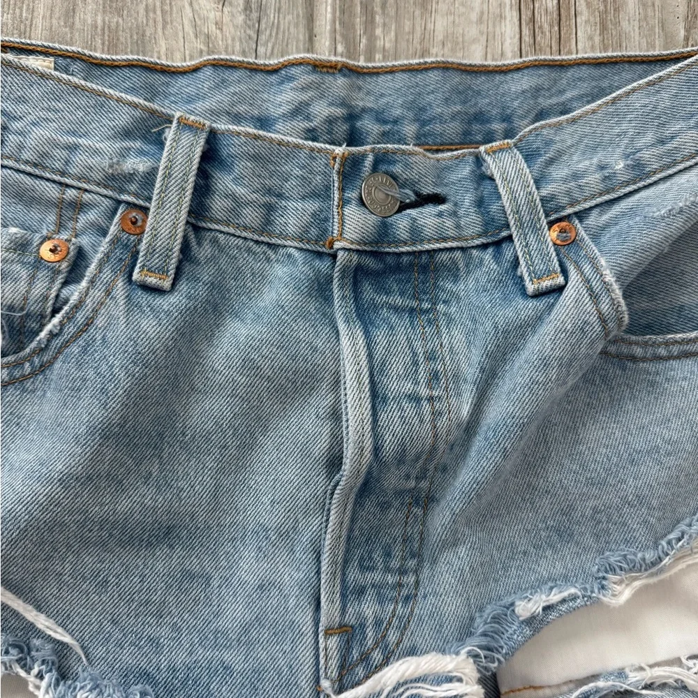Levi's Taille Haute Line 501 High Waist Ripped Cutoff Denim Shorts Size 28